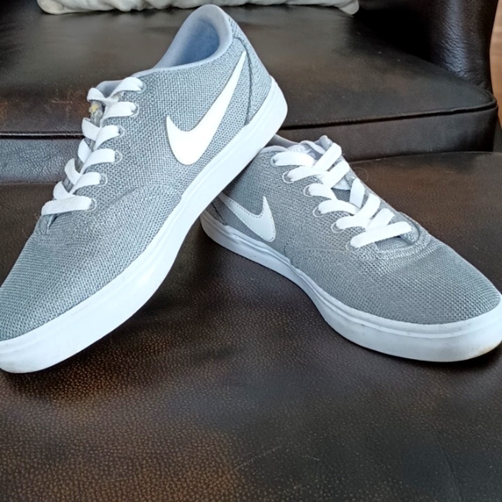Grey Women's Nike Sneakers